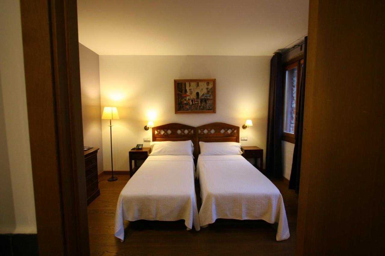 Hotel Moli De La Torre Bigues I Riells Buitenkant foto